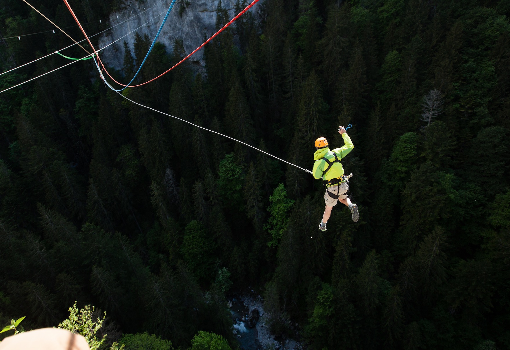Saut pendulaire à Château-d'Oex — Suisse romande
